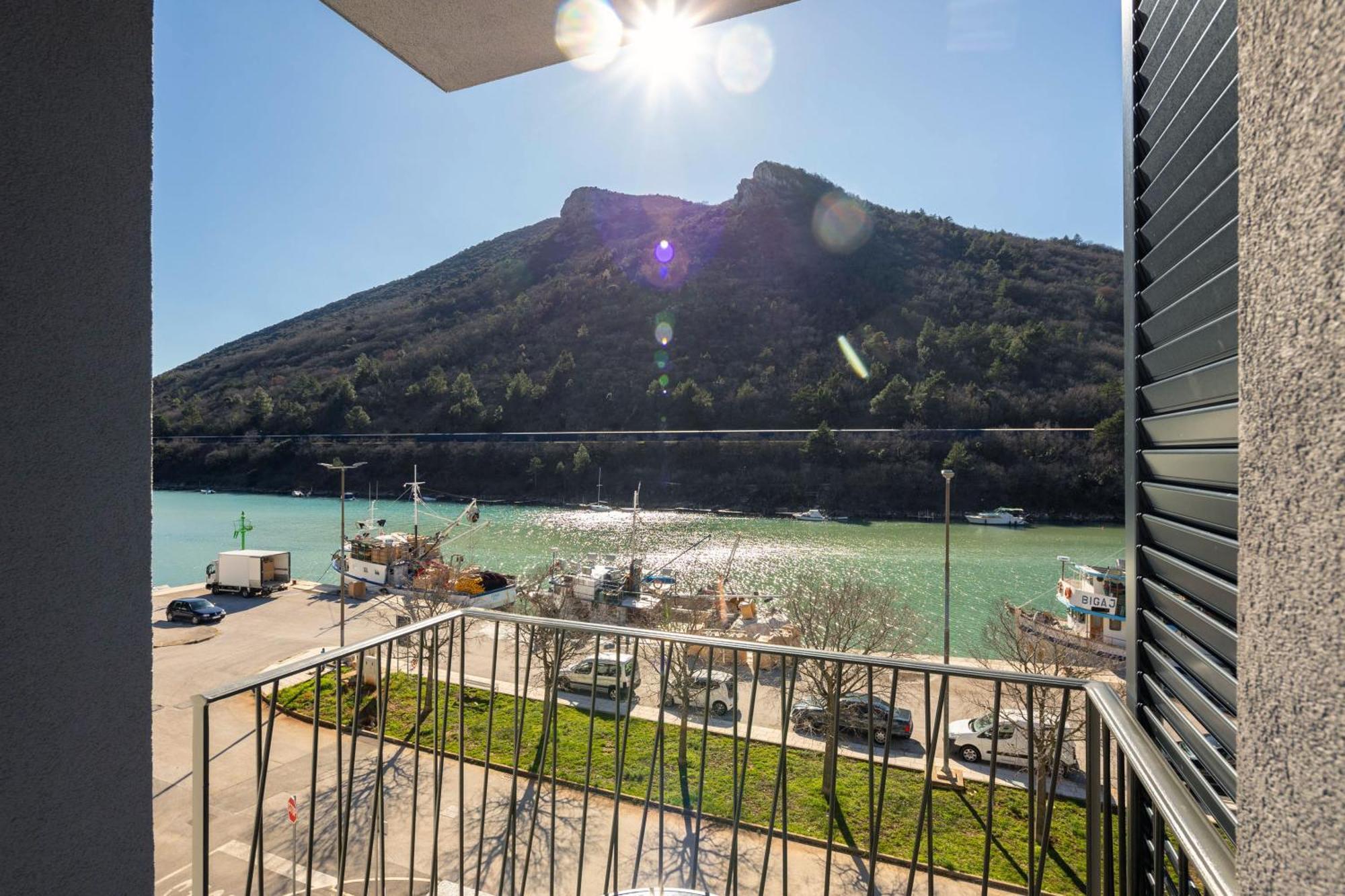 Seafront Villa Andrijana - Happy Rentals Plomin Εξωτερικό φωτογραφία