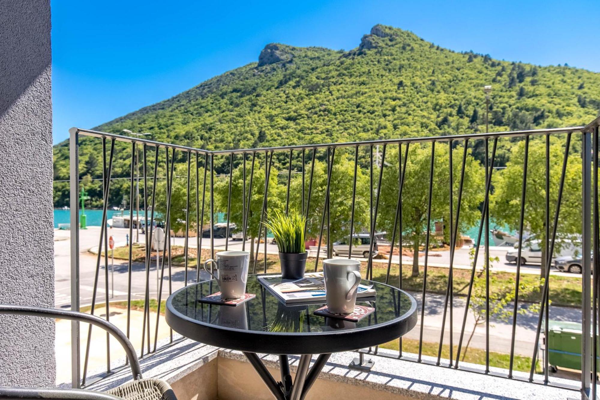 Seafront Villa Andrijana - Happy Rentals Plomin Εξωτερικό φωτογραφία
