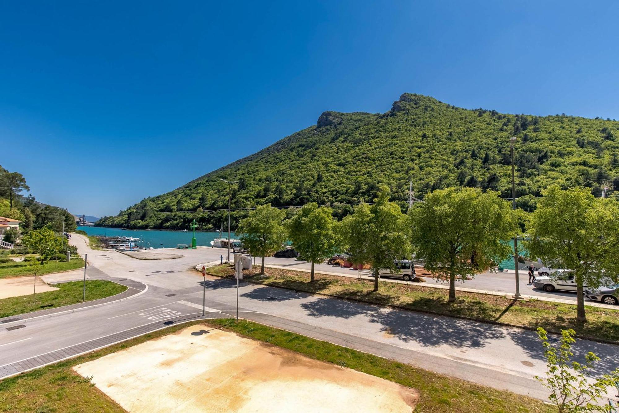 Seafront Villa Andrijana - Happy Rentals Plomin Εξωτερικό φωτογραφία