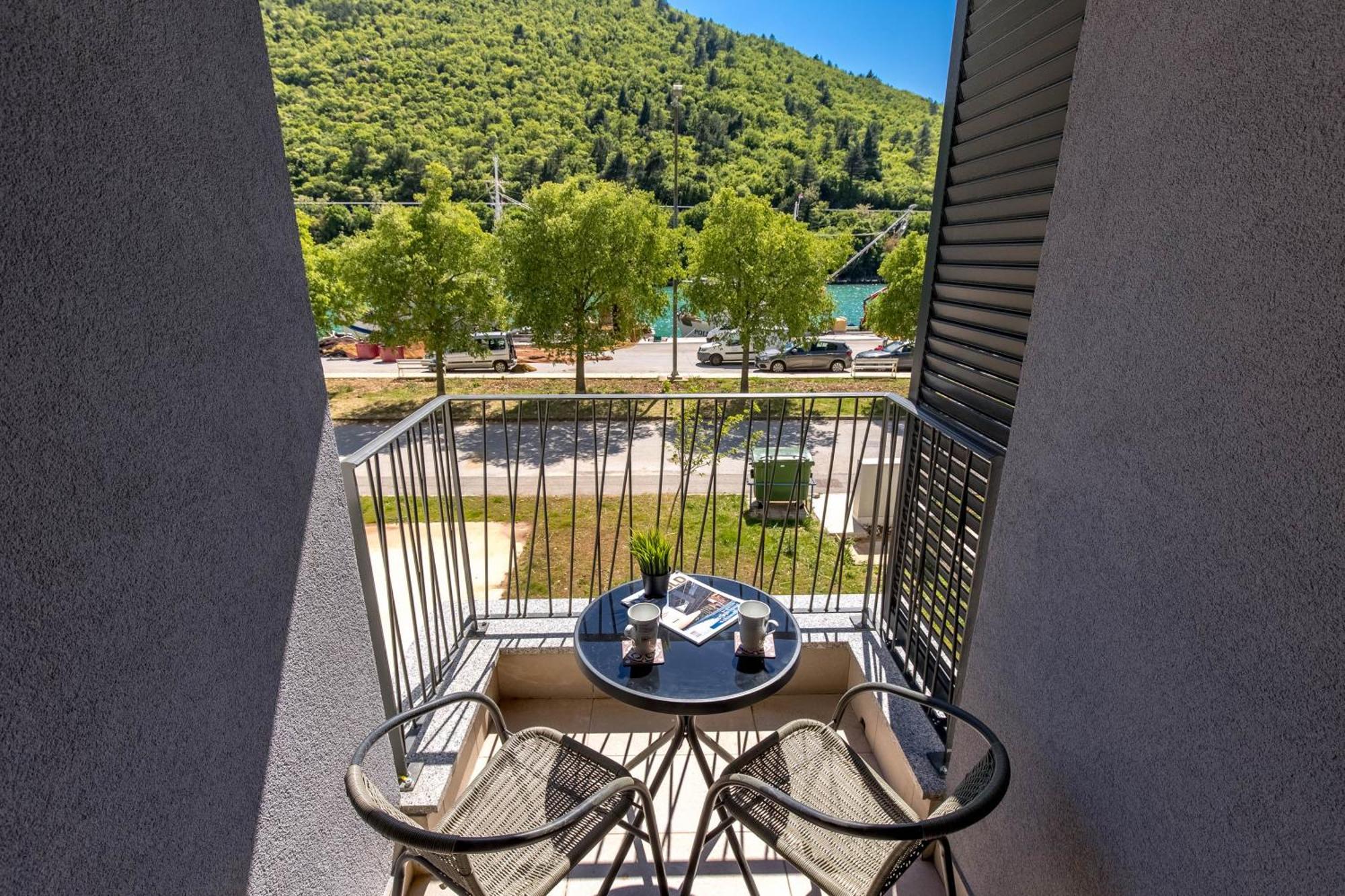 Seafront Villa Andrijana - Happy Rentals Plomin Εξωτερικό φωτογραφία